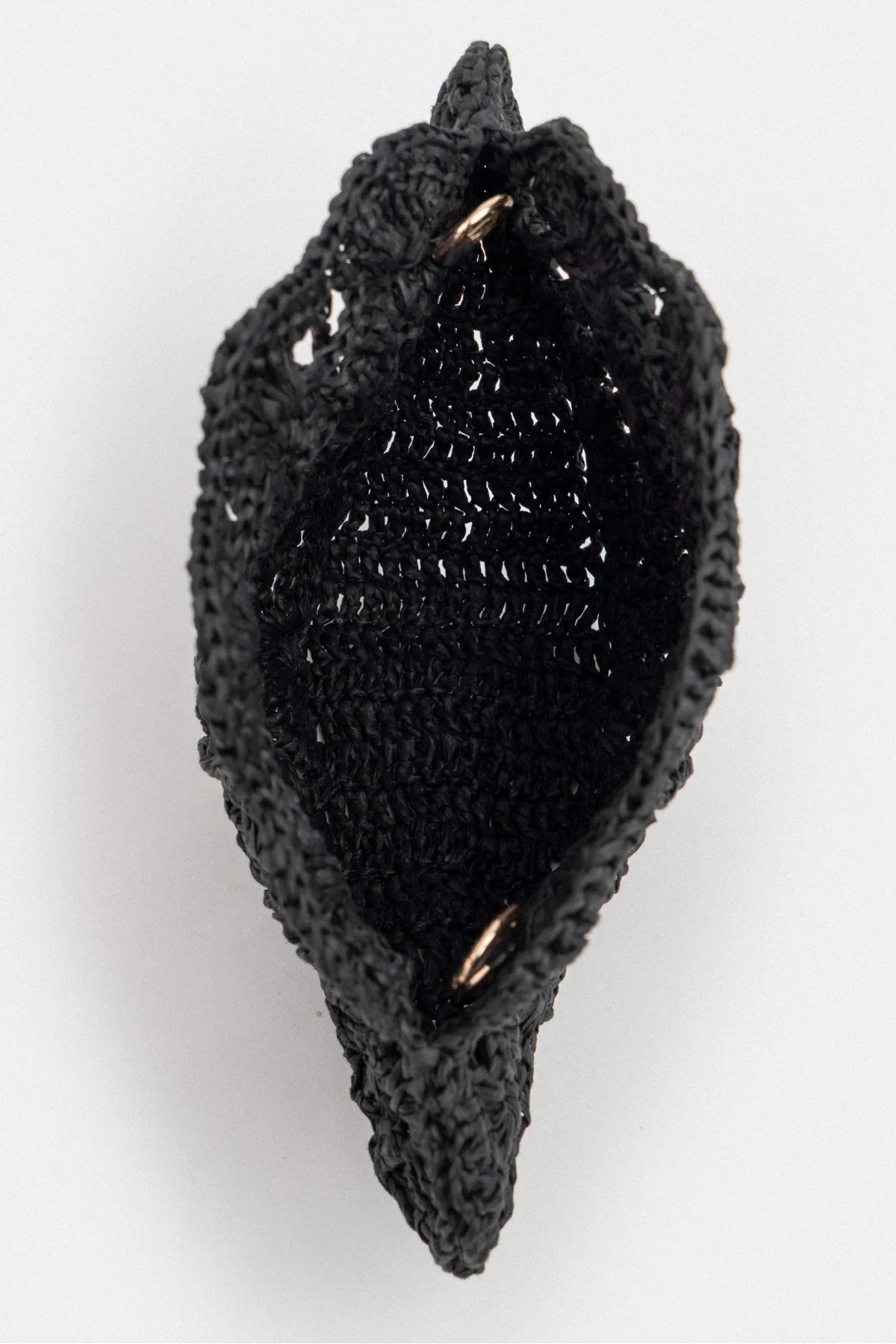 Shell-Shaped Woven Bag with Chain Strap – Black