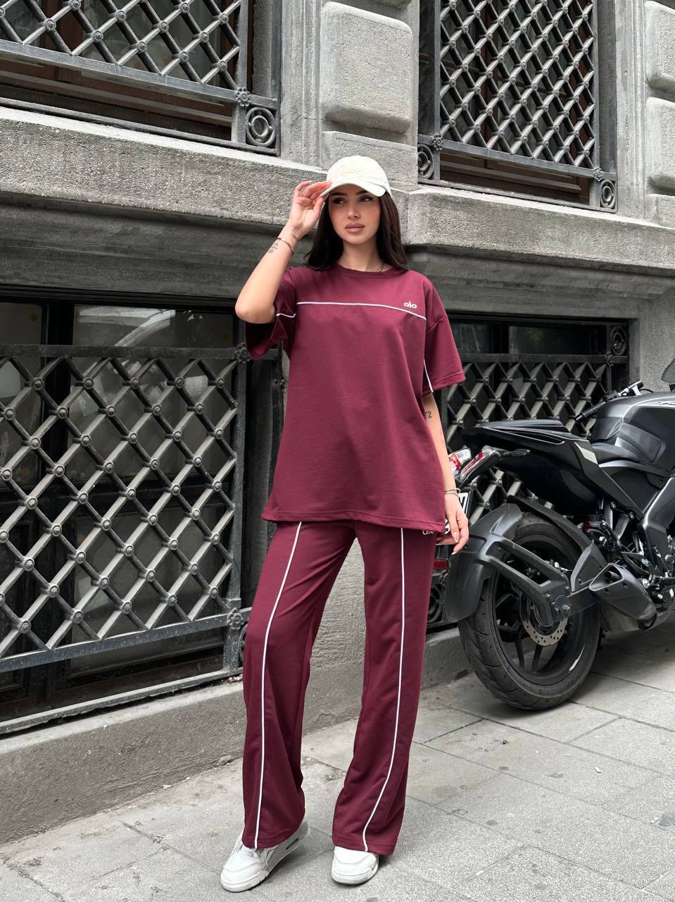 Burdundry Edge Comfort Set