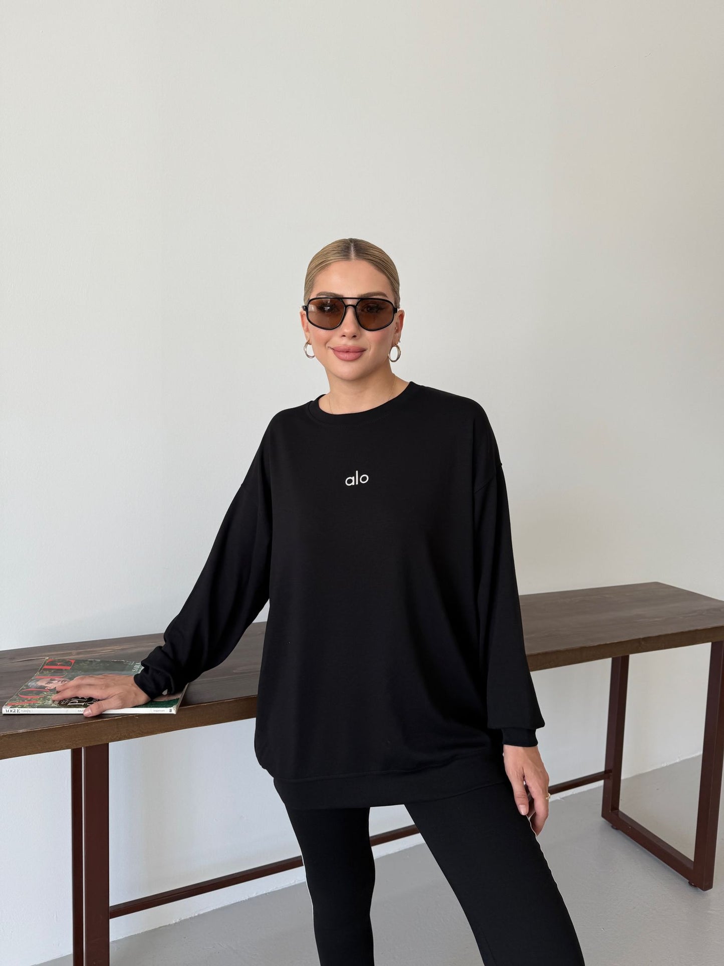 Off-Duty Luxe Crew Set with Headband Black