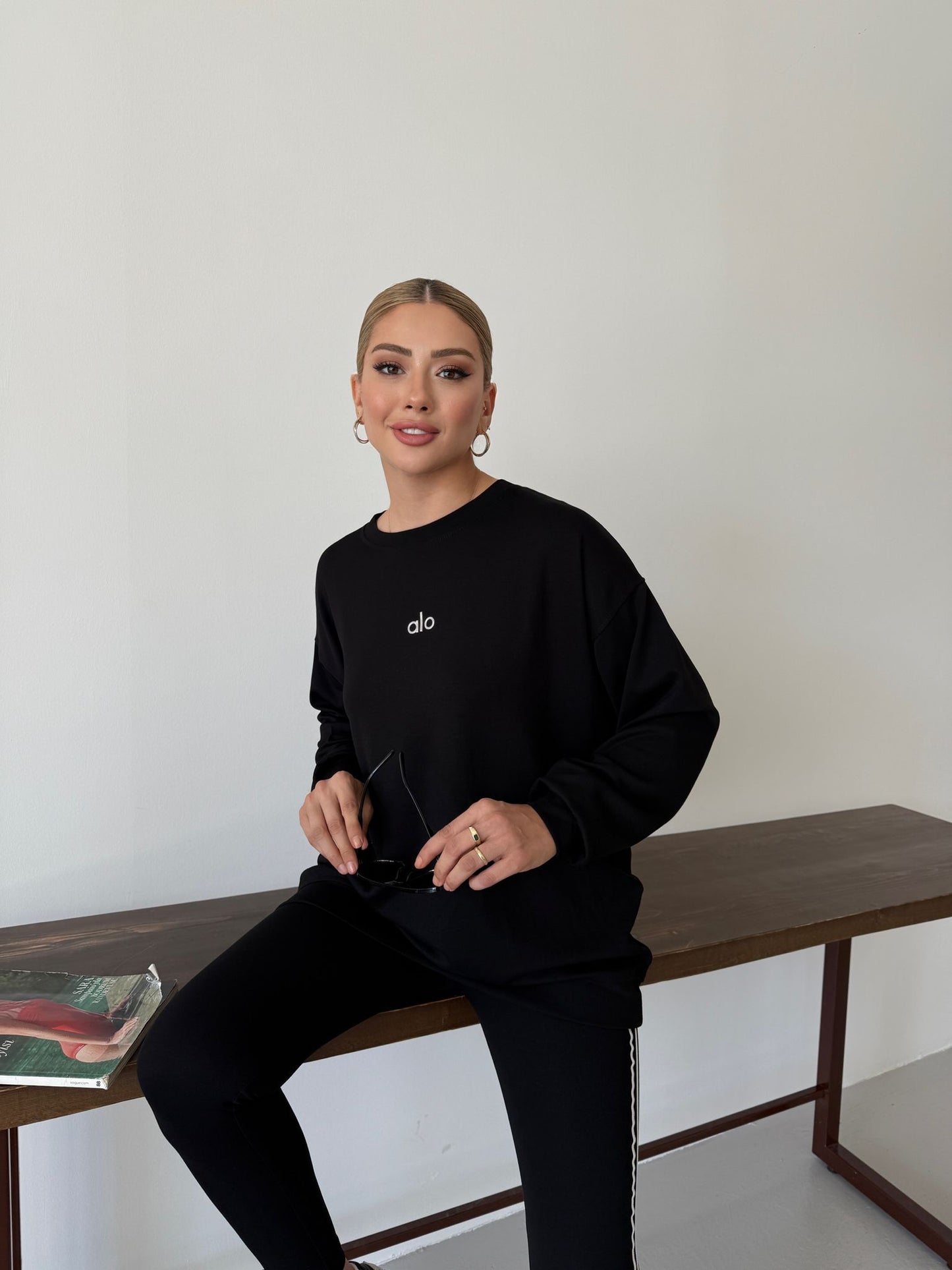 Off-Duty Luxe Crew Set with Headband Black