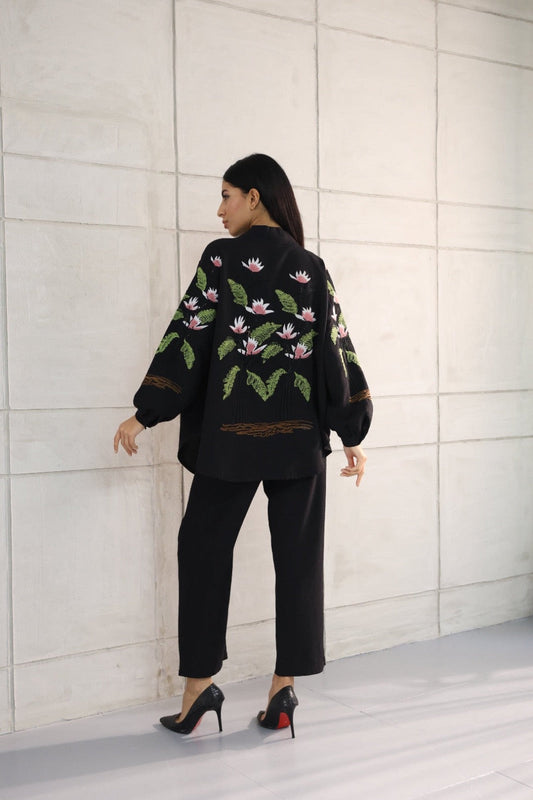 Black Floral Stem Design Embroidery Kimono