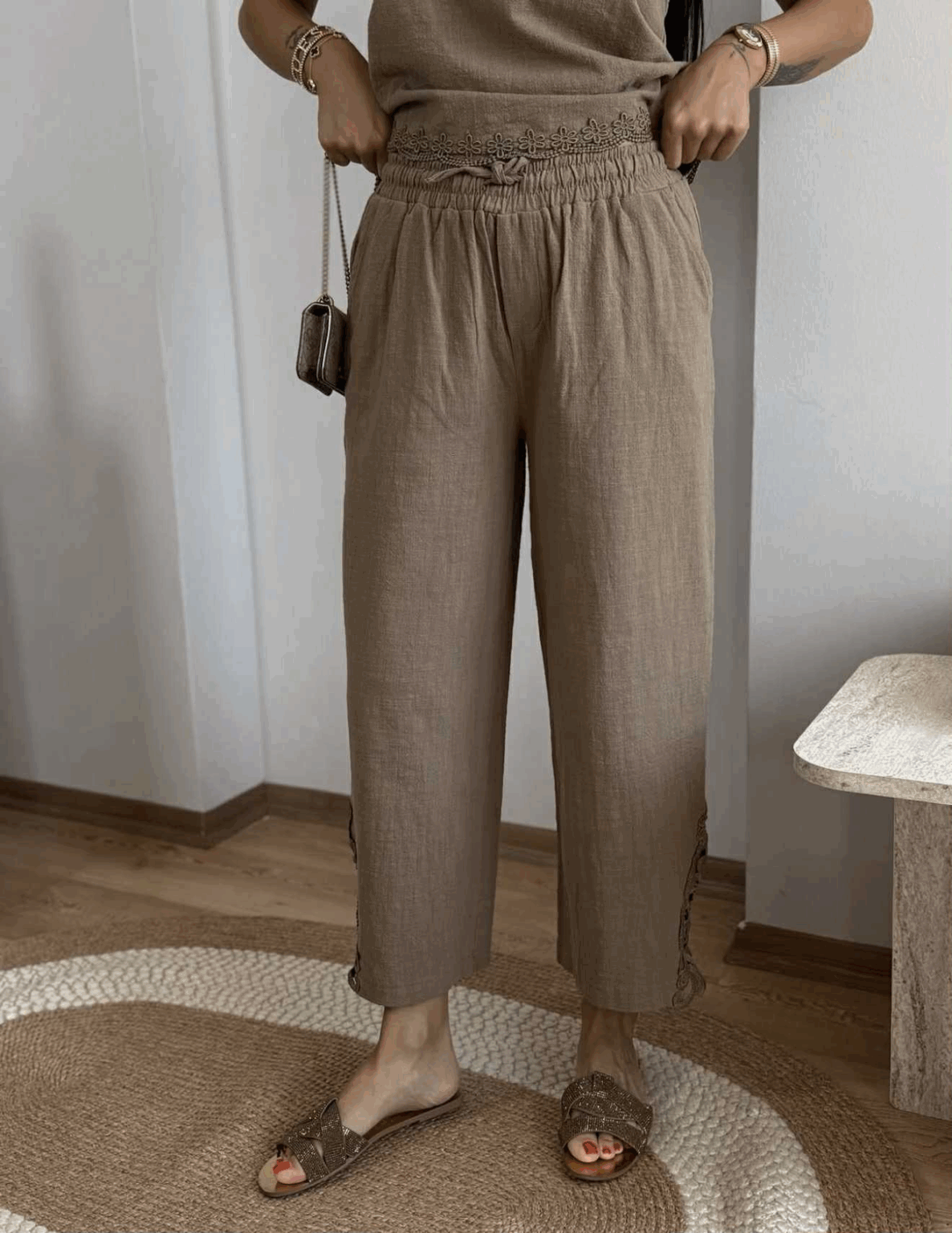 Linen-Style Lace Trim Co-Ord Set – Sleeveless Tie Blouse & Elastic Pants Brown