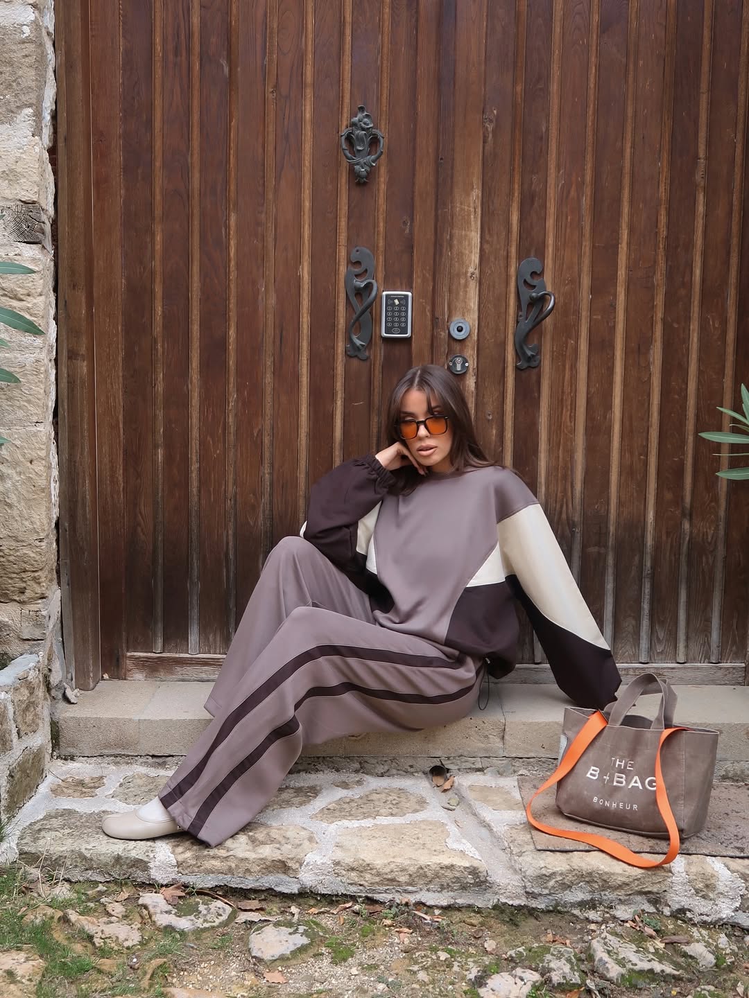 Mocha Contrast Lounge Set