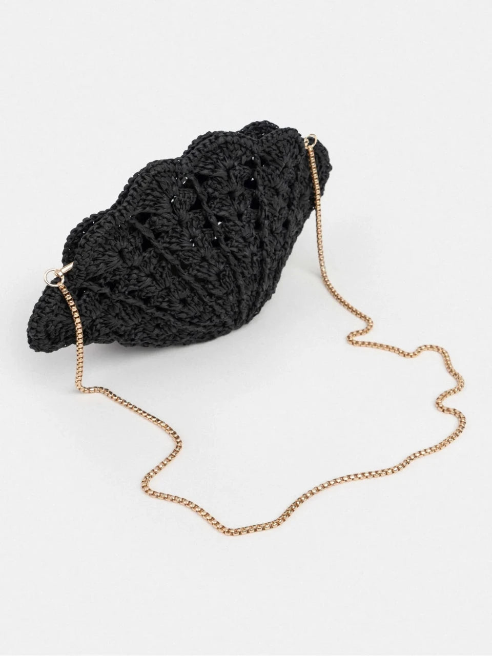 Shell-Shaped Woven Bag with Chain Strap – Black