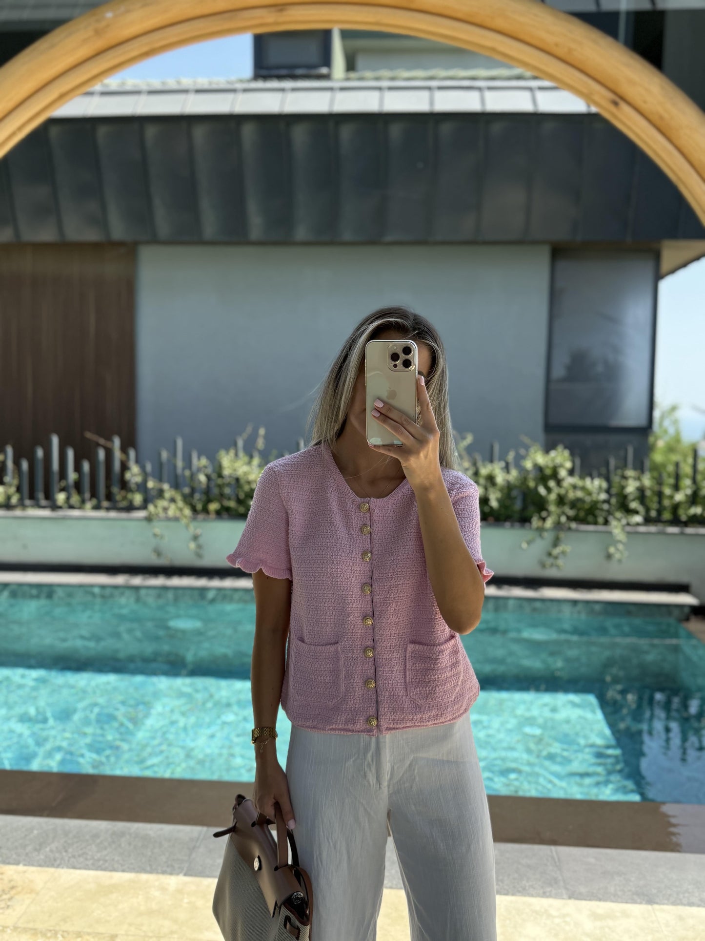 Short-Sleeve Pink Knit with Gold Buttons