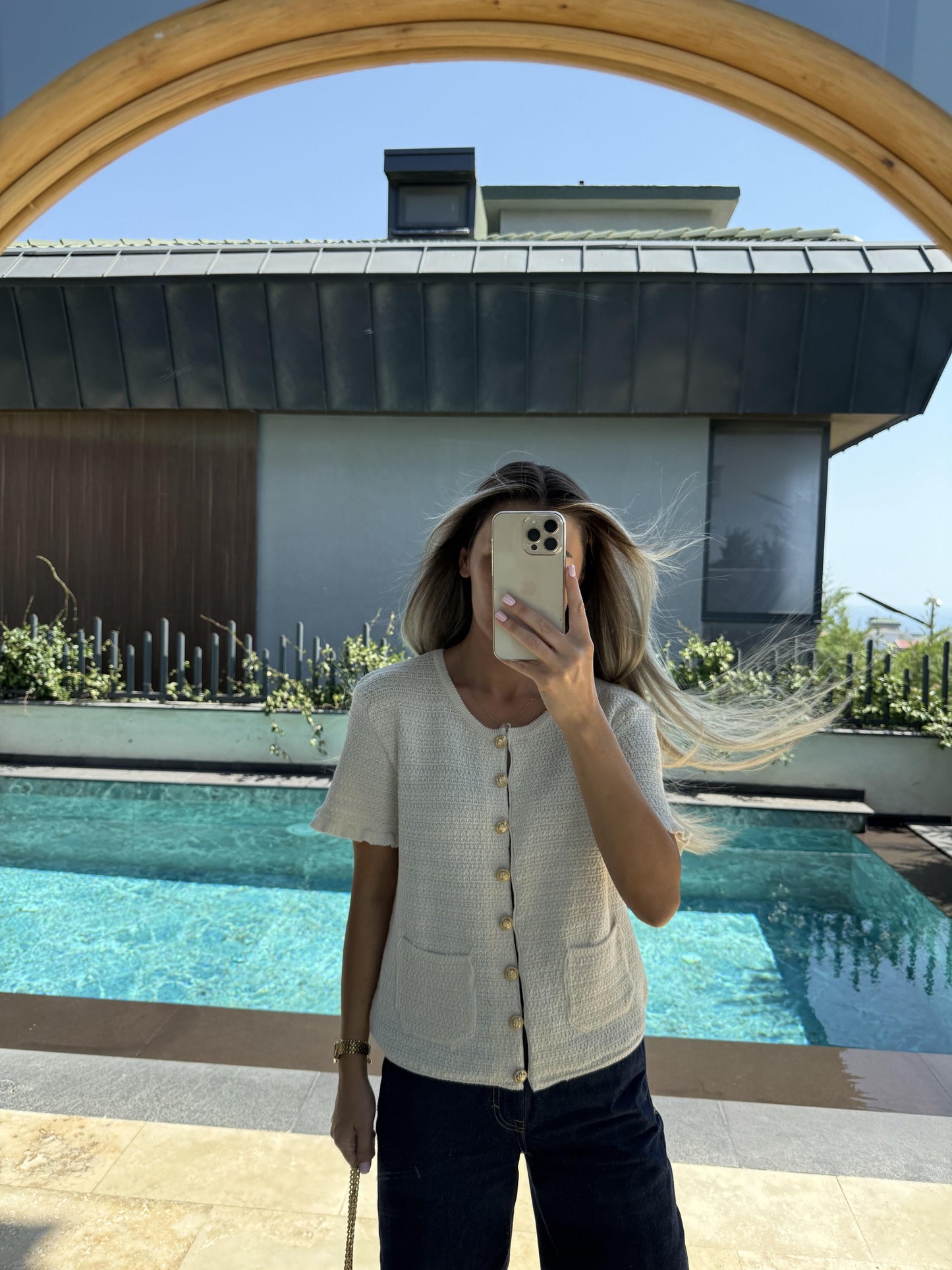 Short-Sleeve Cream Knit with Gold Buttons