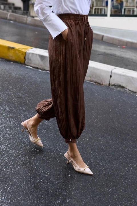 Crinkled Fabric Harem Pants with Drawstring Waist Brown