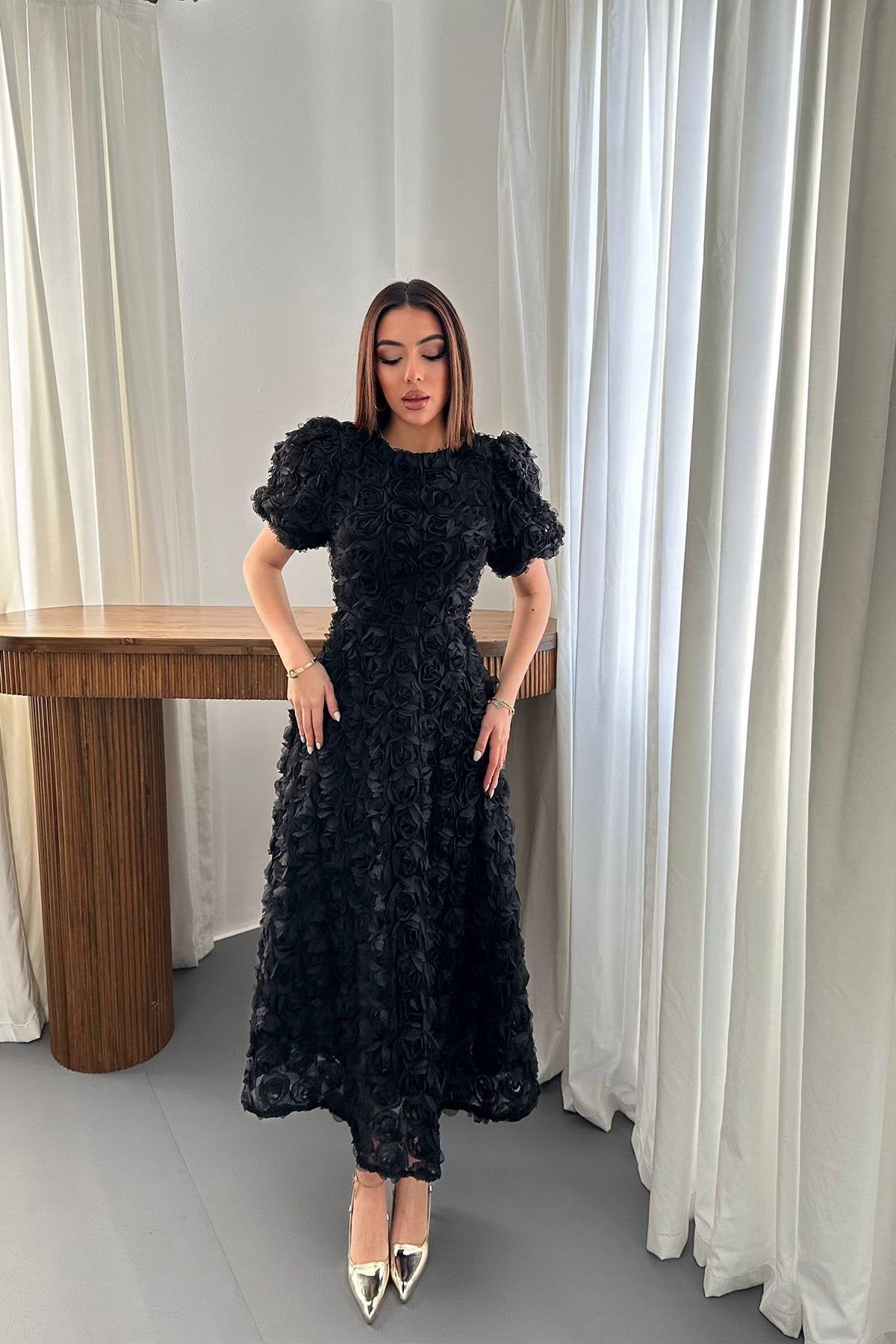 The Roselle Bloom Midi Dress Black