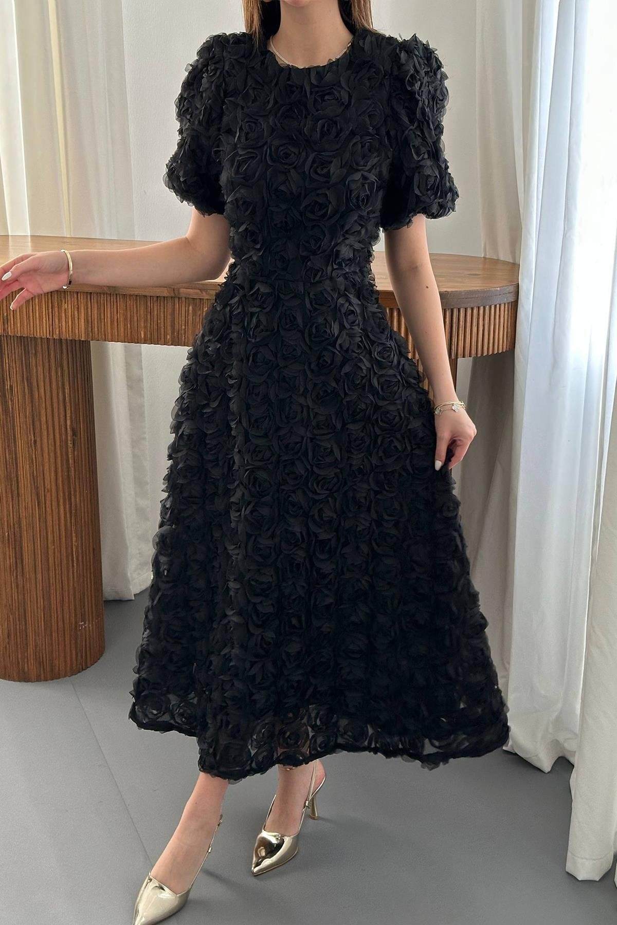 The Roselle Bloom Midi Dress Black