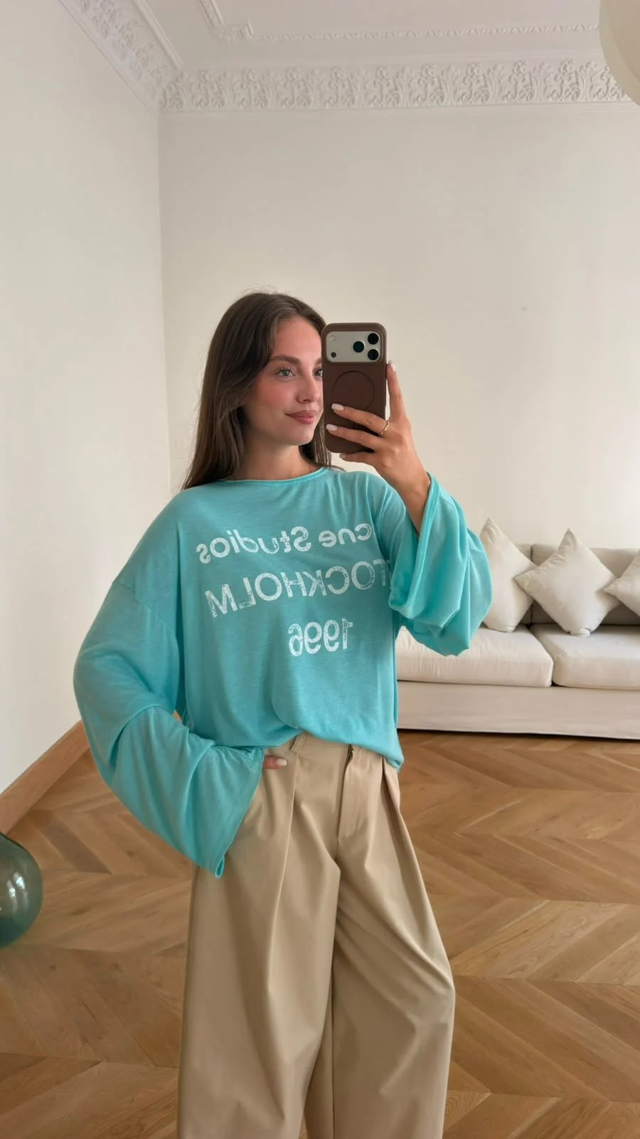 Stockholm Turquoise Statement Tee STD (10 day waiting period)