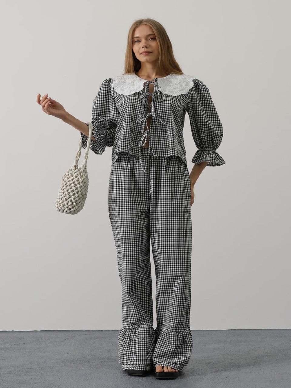 Square Patterned Lace Collar Set Black