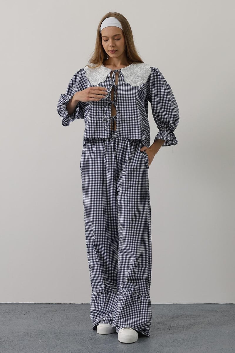 Square Patterned Lace Collar Set Blue