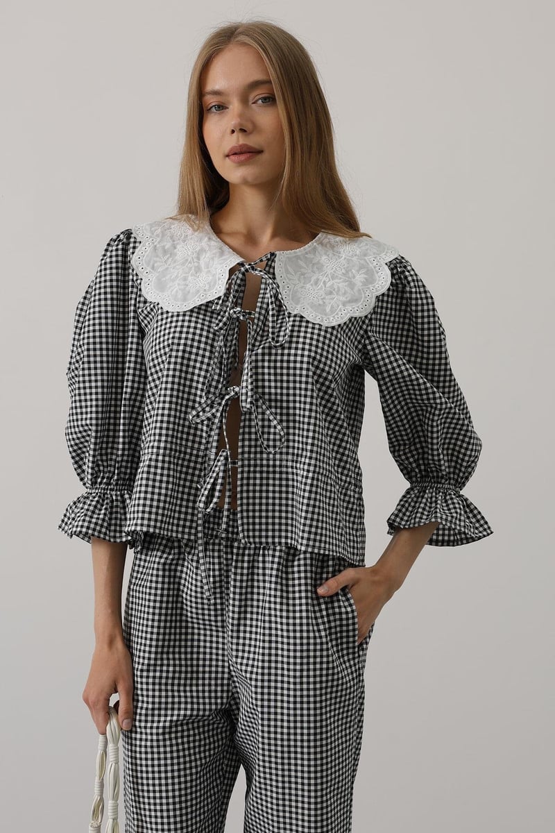 Square Patterned Lace Collar Set Black