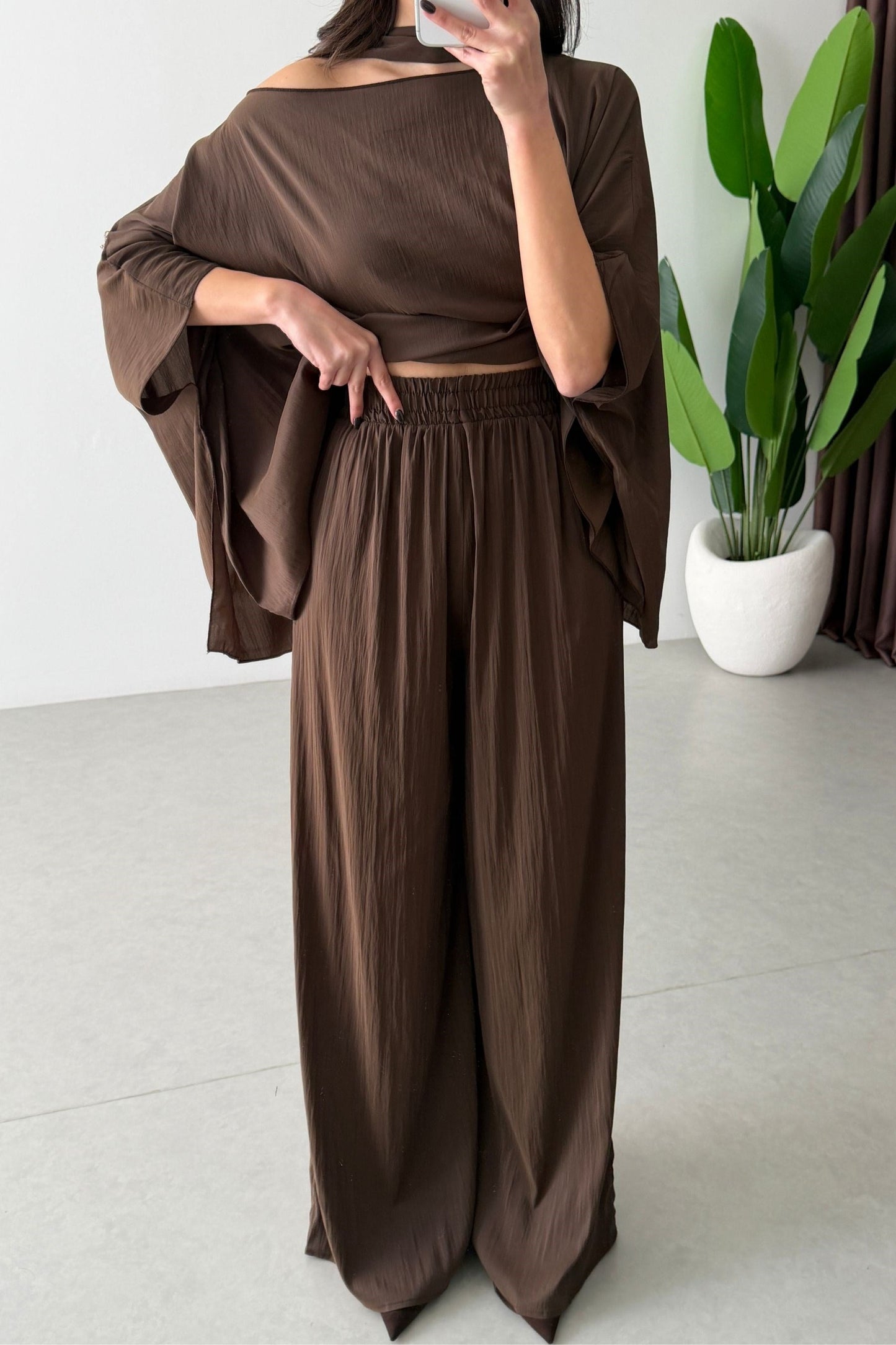 Élan Scarf Drape Set Brown